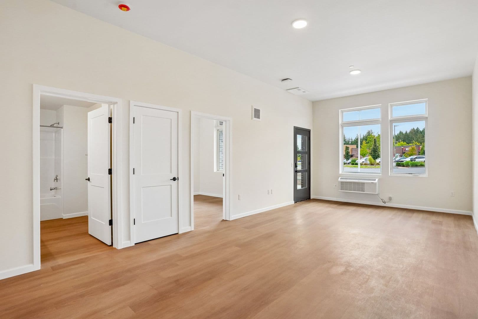 Lacey Apartment: 2463 Hogum Bay Rd NE