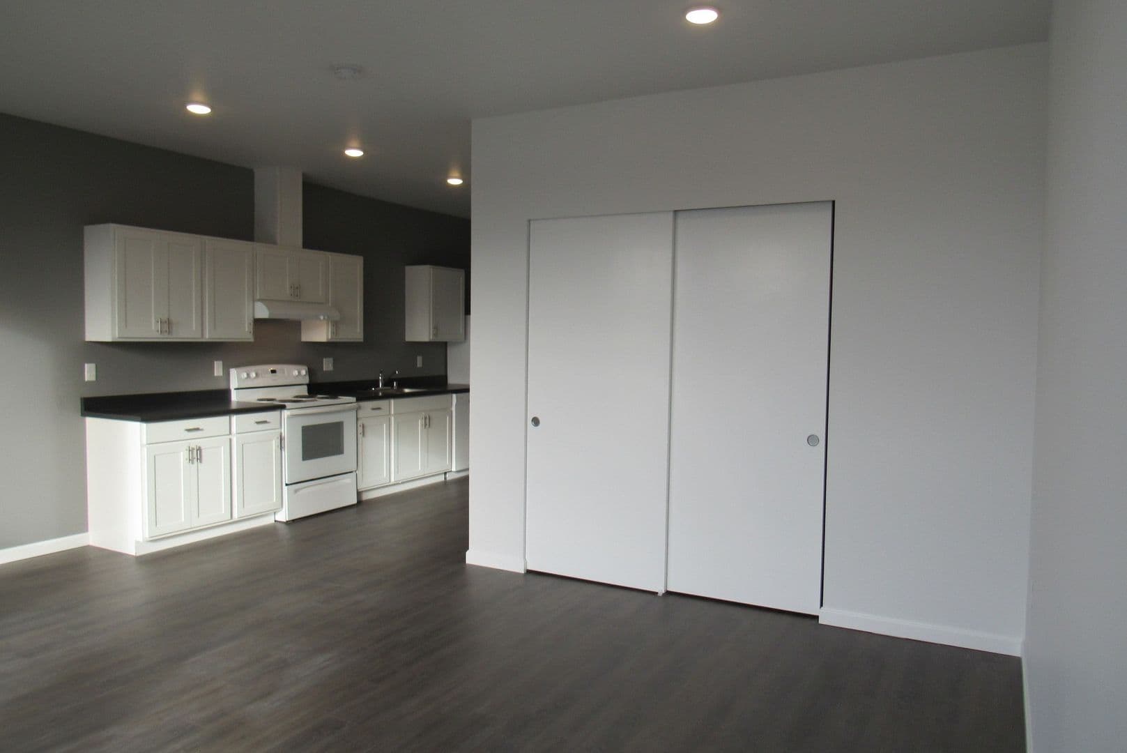 Olympia Apartment: 322 5th Ave SE