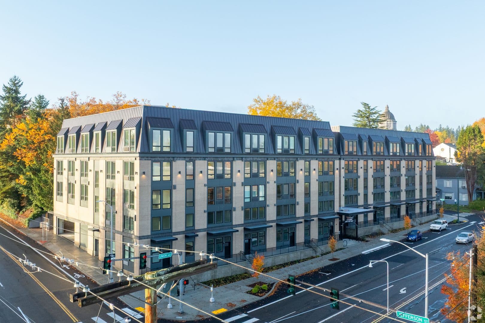 Olympia Apartment: 401 Union Ave SE