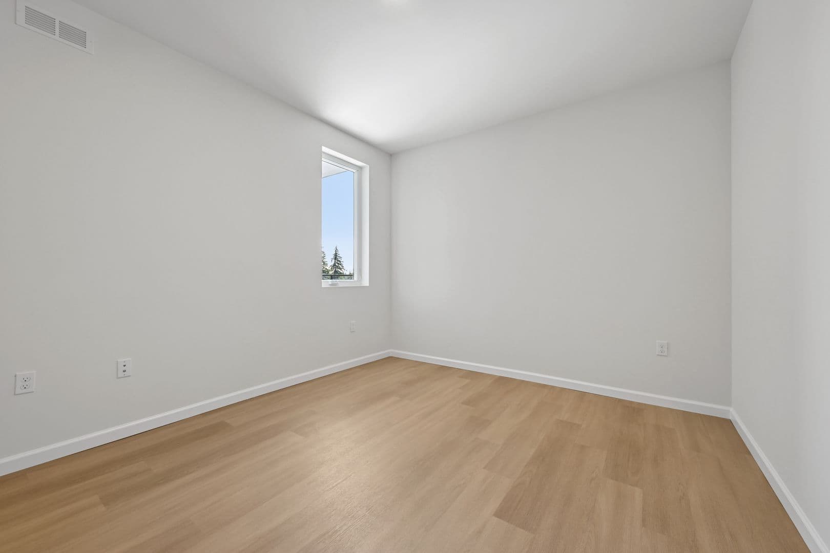 Lacey Apartment: 2463 Hogum Bay Rd NE