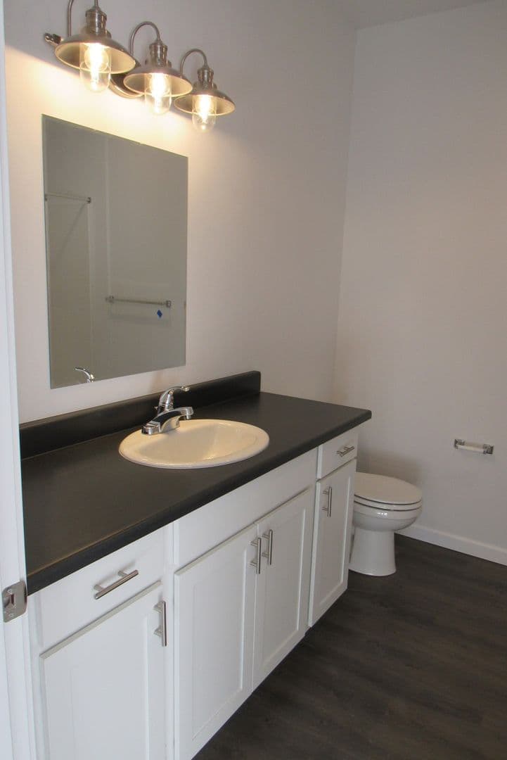 Olympia Apartment: 322 5th Ave SE