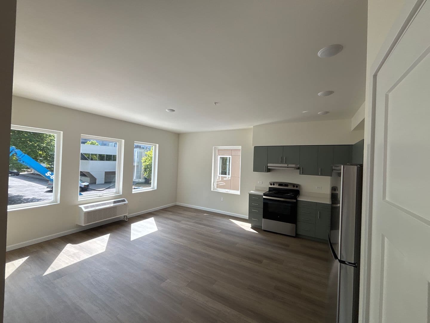 Olympia Apartment: 401 Union Ave SE