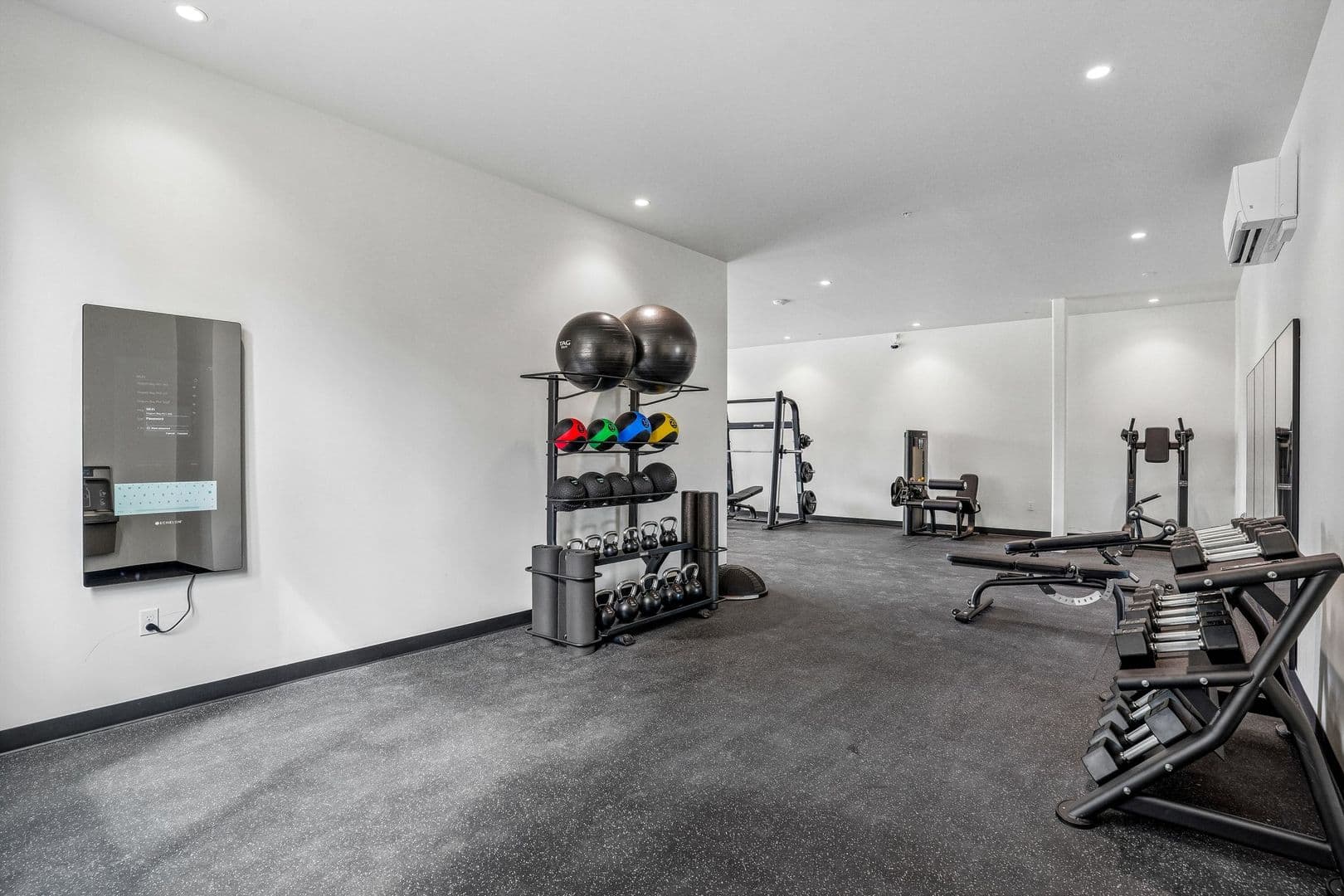 Lacey Apartment: 2463 Hogum Bay Rd NE