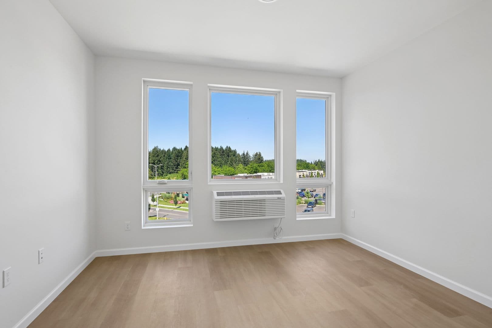 Lacey Apartment: 2463 Hogum Bay Rd NE