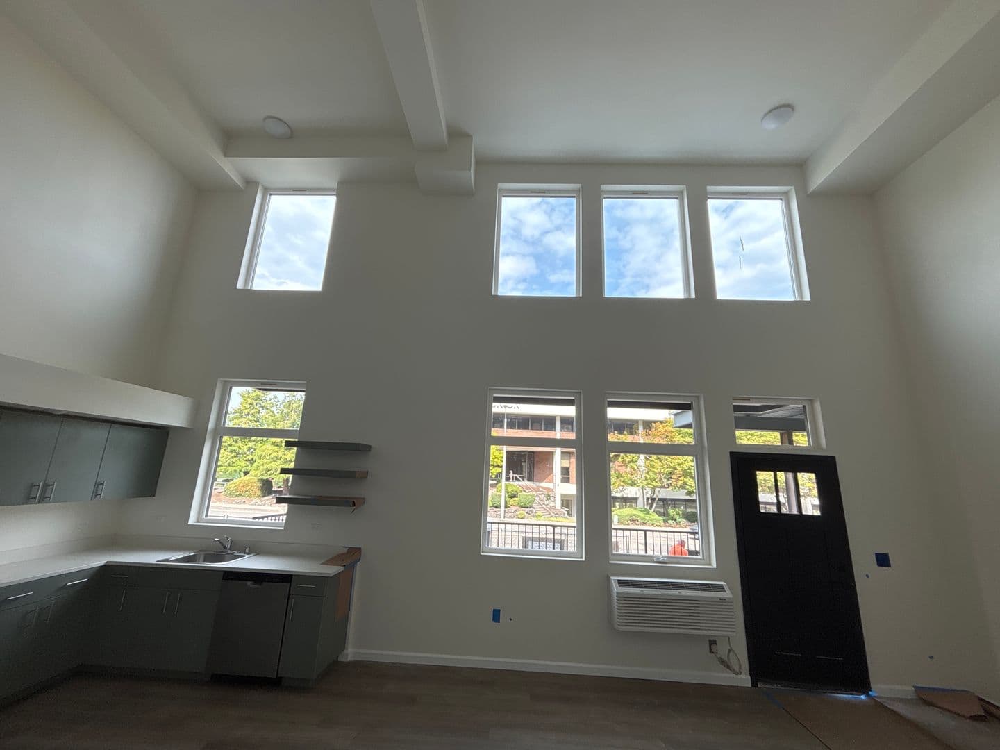 Olympia Apartment: 401 Union Ave SE