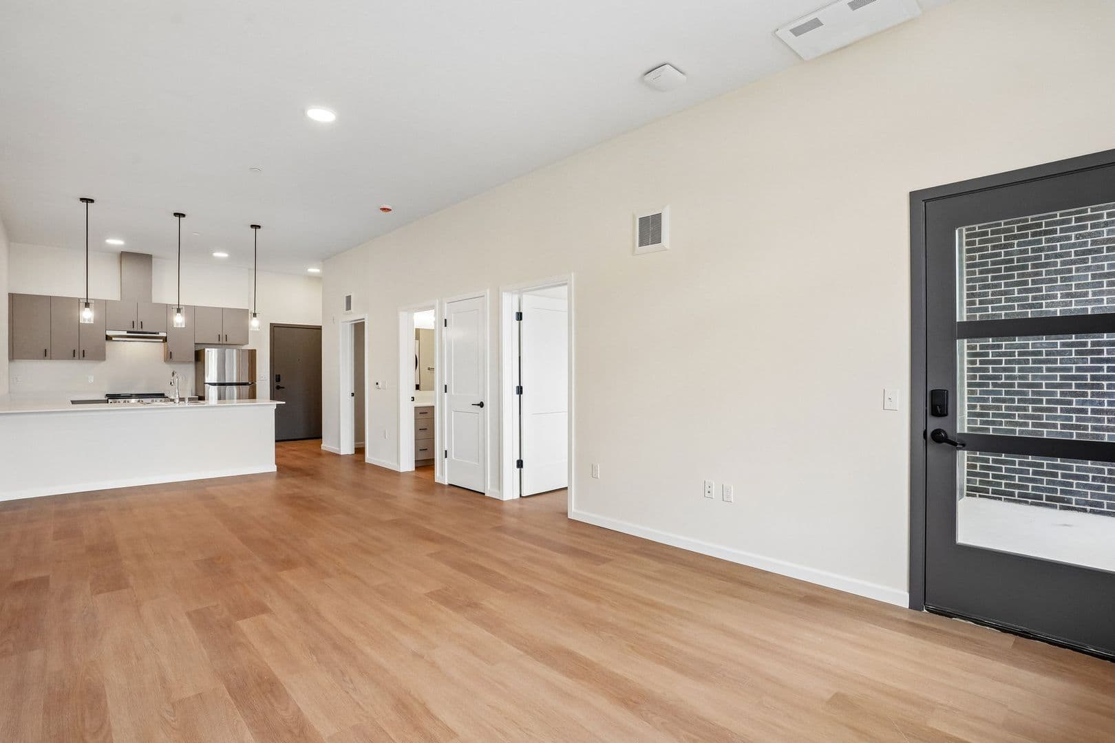 Lacey Apartment: 2463 Hogum Bay Rd NE