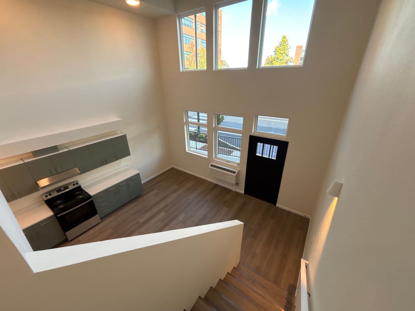 Olympia Apartment: 401 Union Ave SE