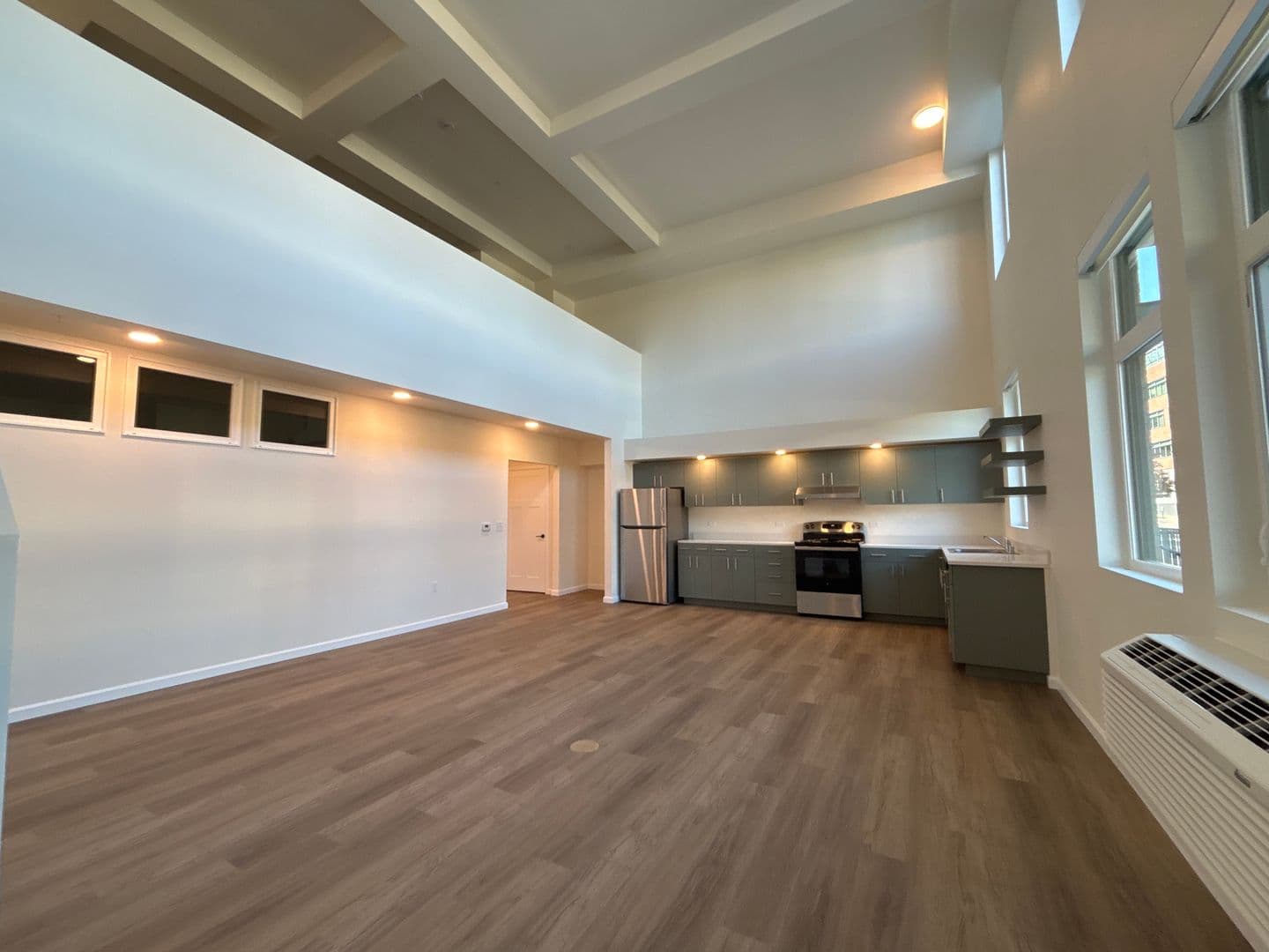 Olympia Apartment: 401 Union Ave SE