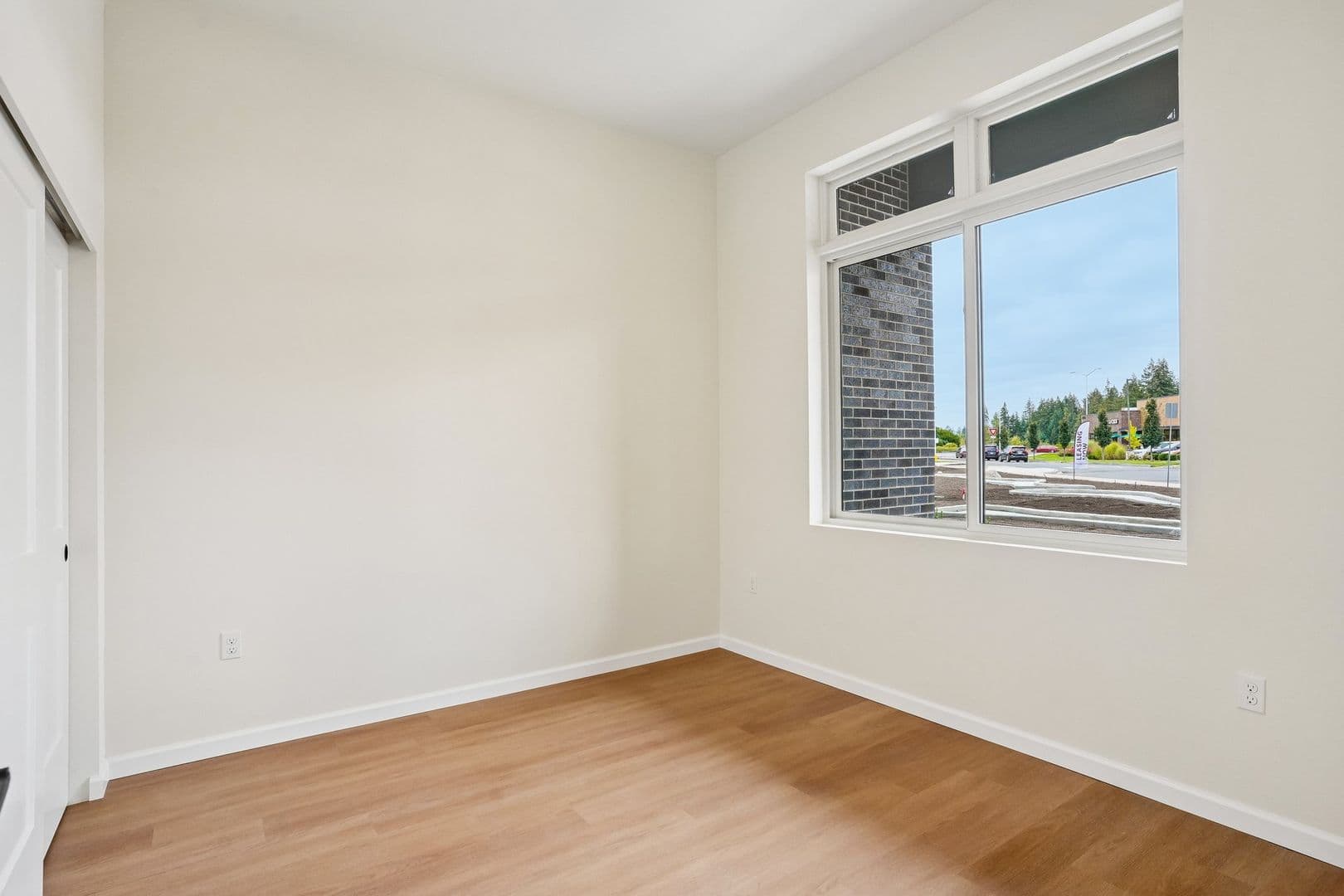 Lacey Apartment: 2463 Hogum Bay Rd NE
