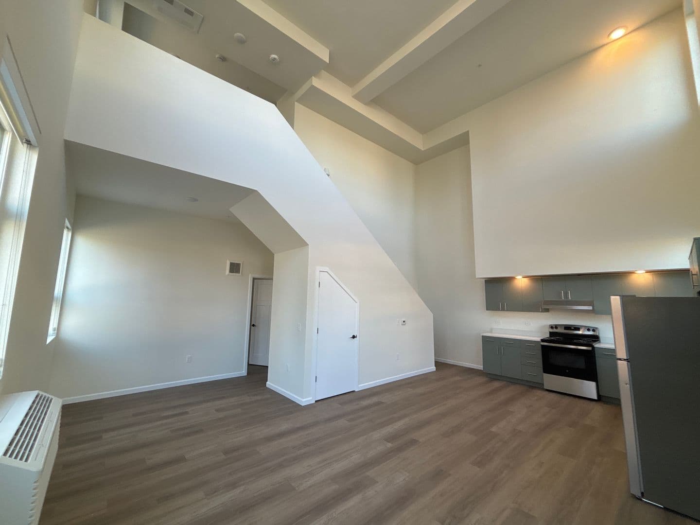 Olympia Apartment: 401 Union Ave SE