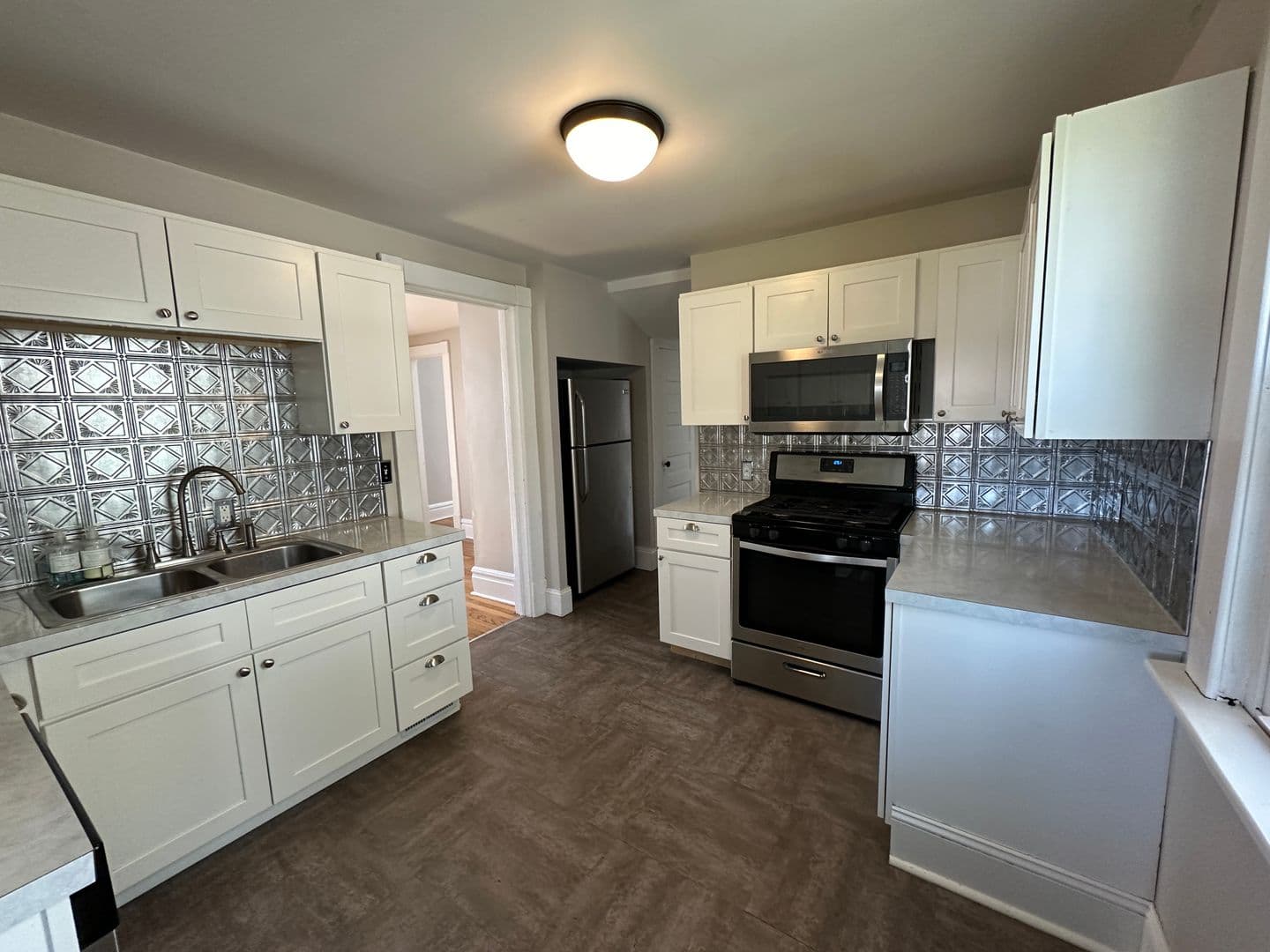 Grand Rapids House: 414 Grand NE