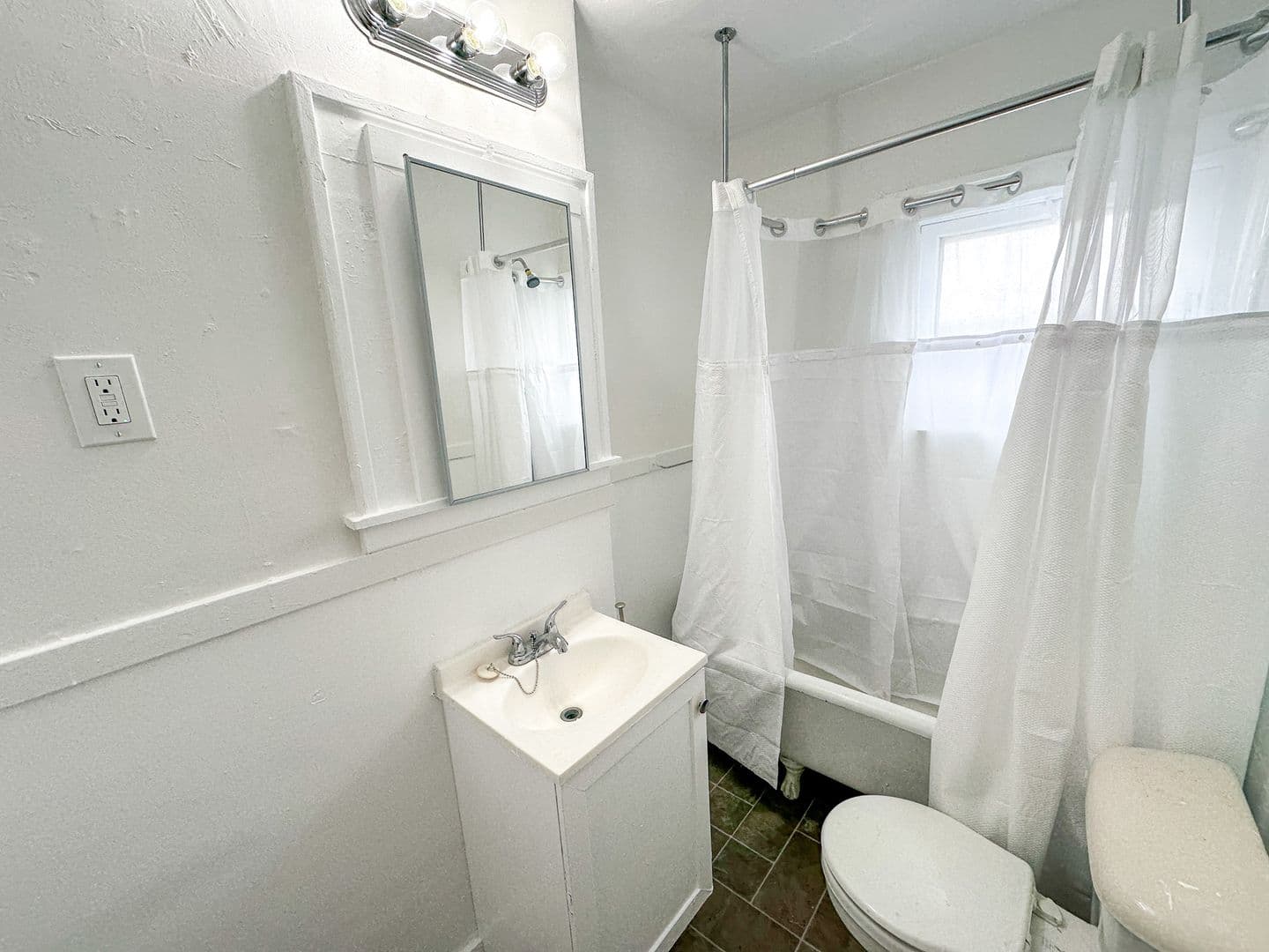 Grand Rapids Apartment: 349 Corinne SW