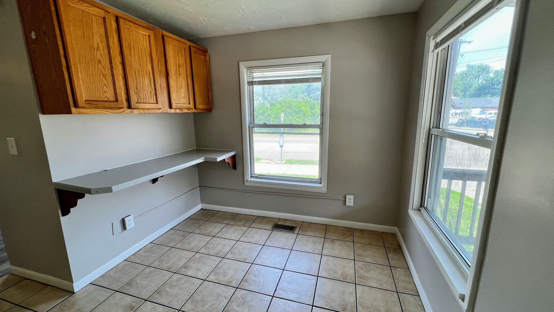Grand Rapids Apartment: 506 Burton SW