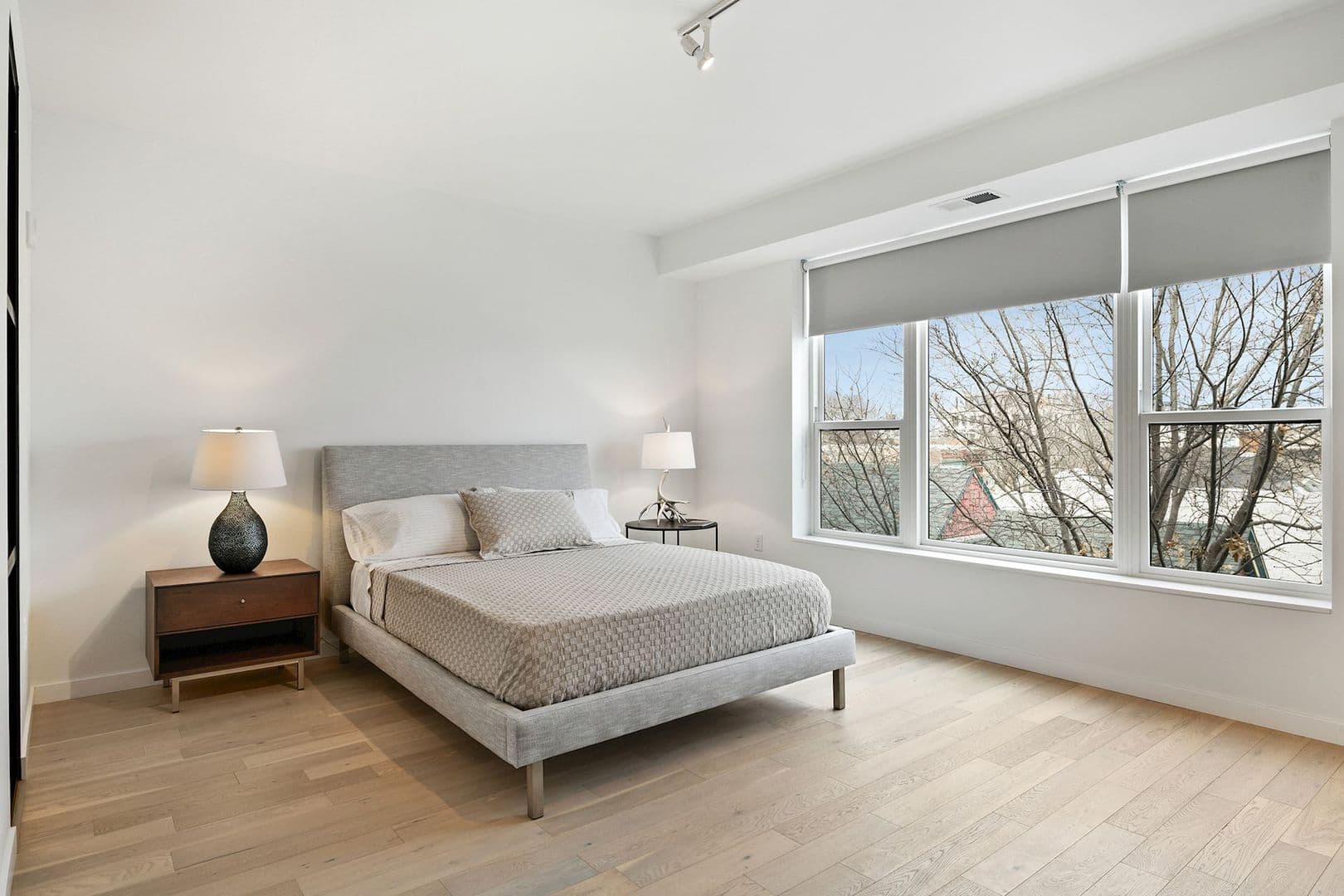 Minneapolis Apartment: 1420 W 32nd St