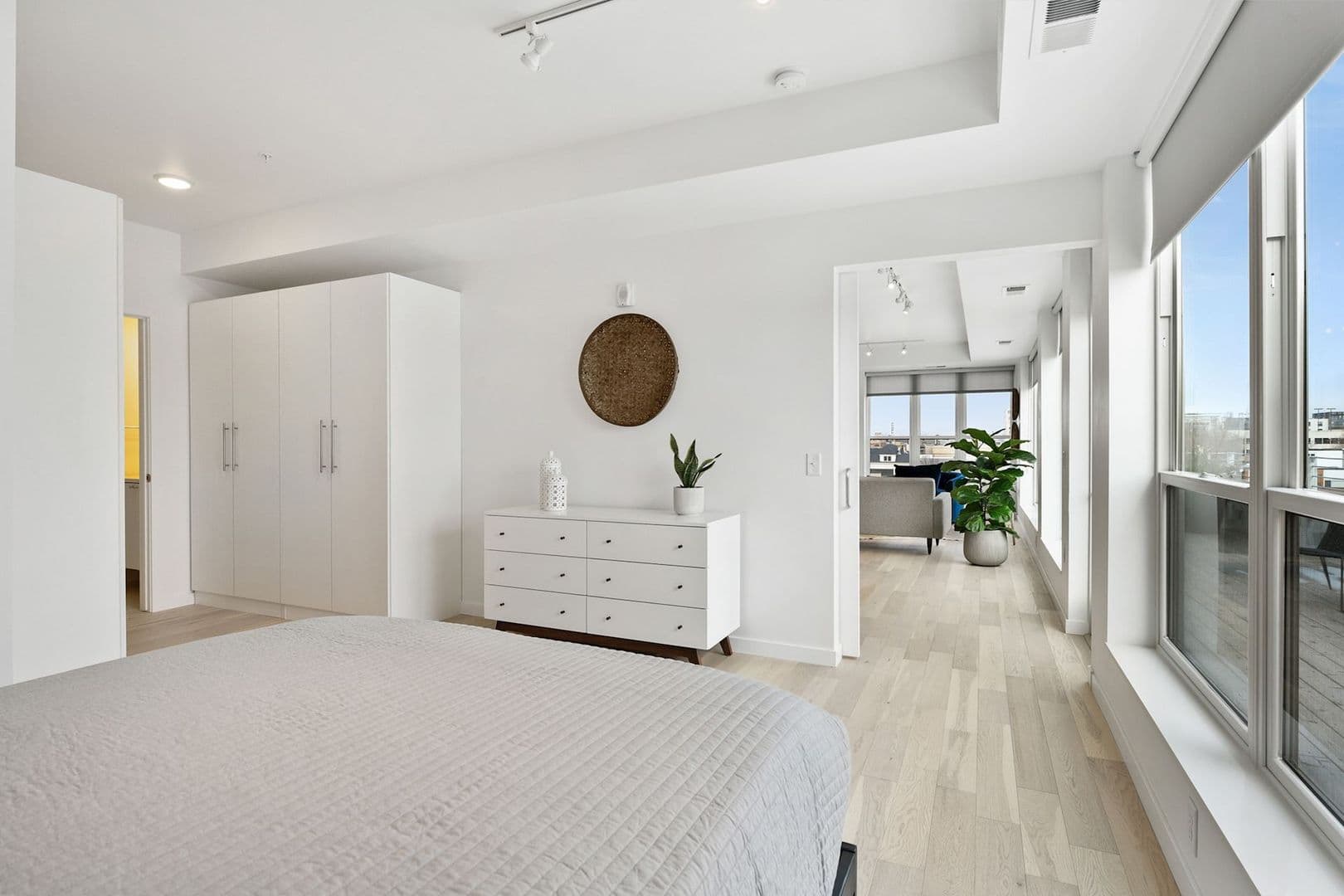 Minneapolis Apartment: 1420 W 32nd St