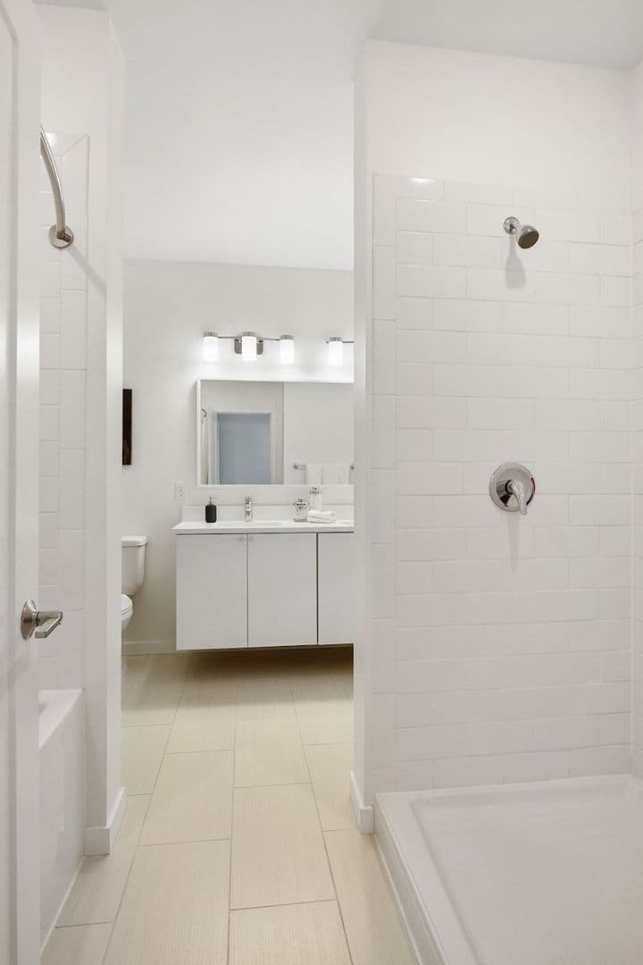 Minneapolis Apartment: 1420 W 32nd St