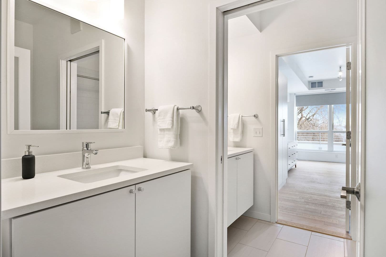 Minneapolis Apartment: 1420 W 32nd St