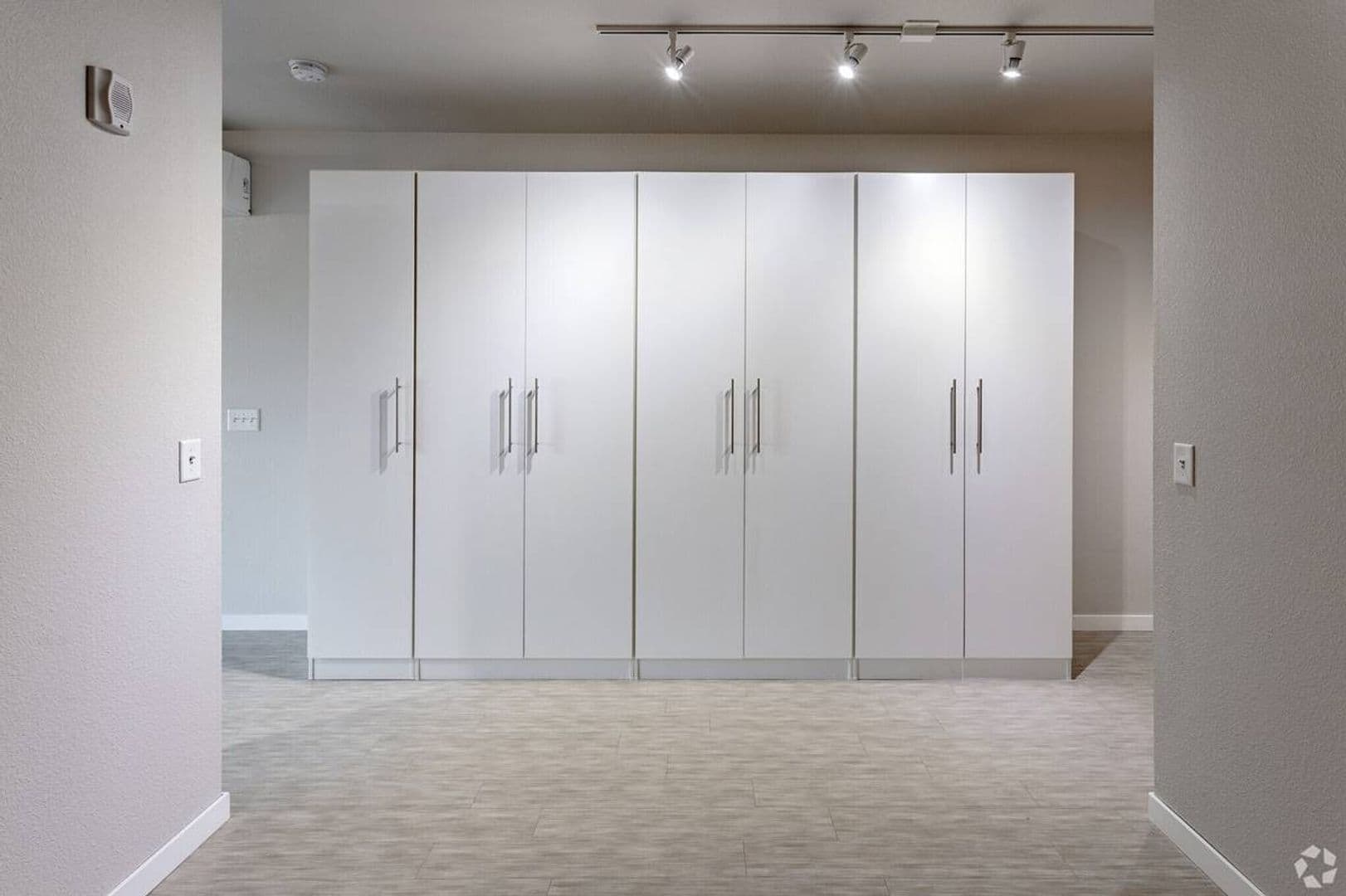 Minneapolis Apartment: 3806 28th Ave S