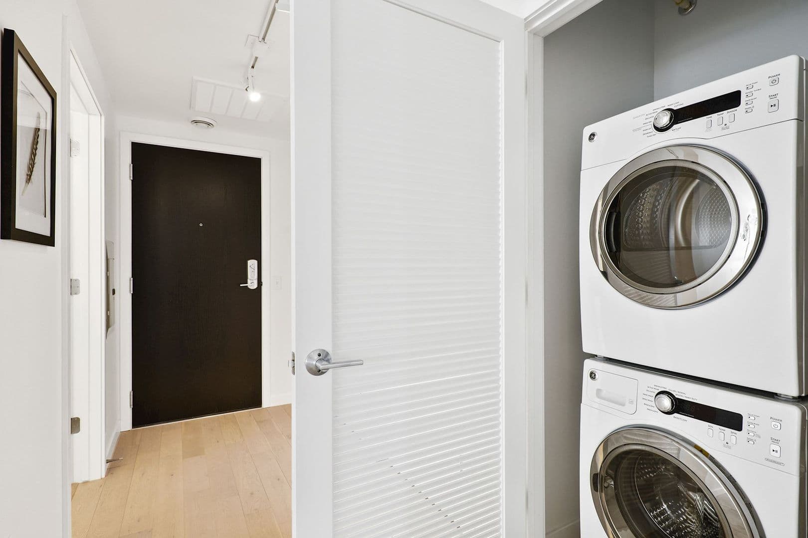 Minneapolis Apartment: 1420 W 32nd St