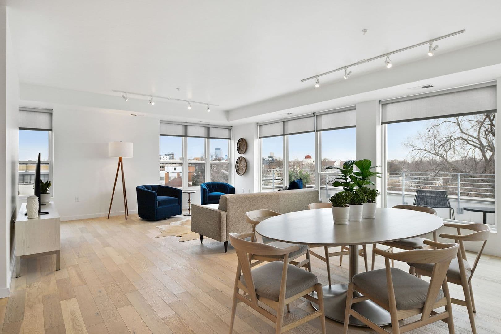 Minneapolis Apartment: 1420 W 32nd St