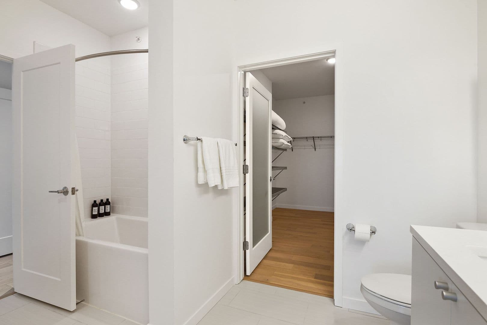 Minneapolis Apartment: 1420 W 32nd St