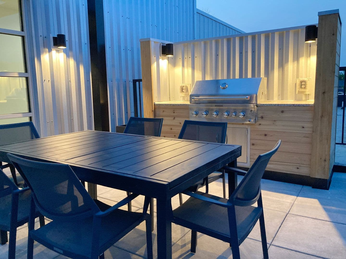 Bismarck Apartment: 120 E Avenue A