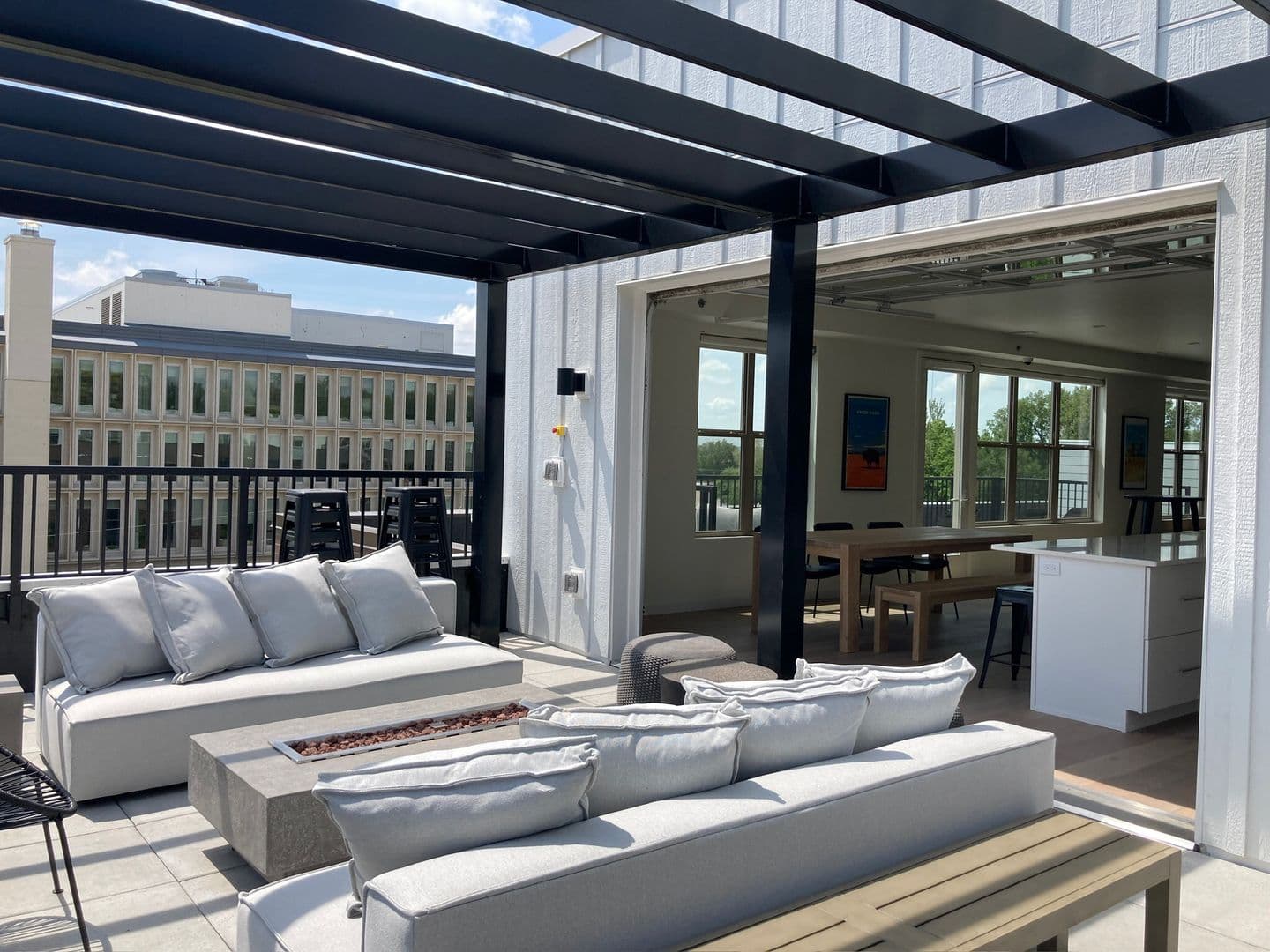 Bismarck Apartment: 120 E Avenue A