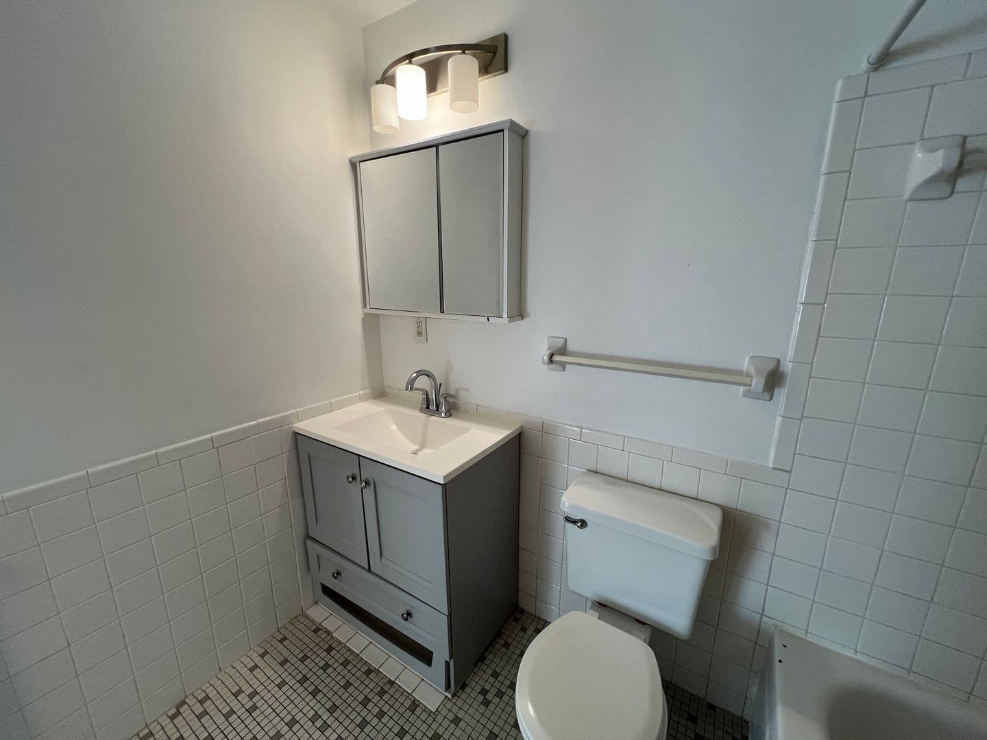 Minneapolis Condo: 2212 Aldrich Ave. #104