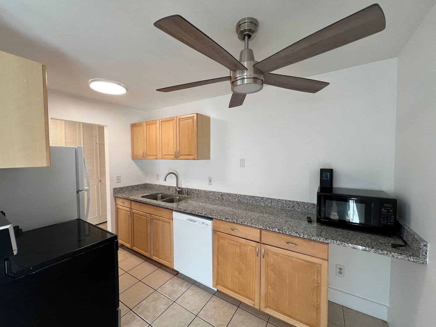 Minneapolis Condo: 2212 Aldrich Ave. #104