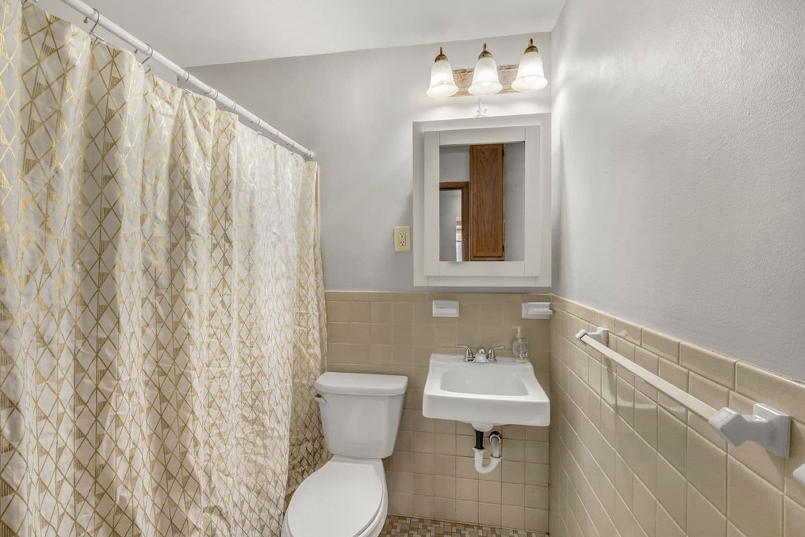 Minneapolis Apartment: 3350 42nd Ave So