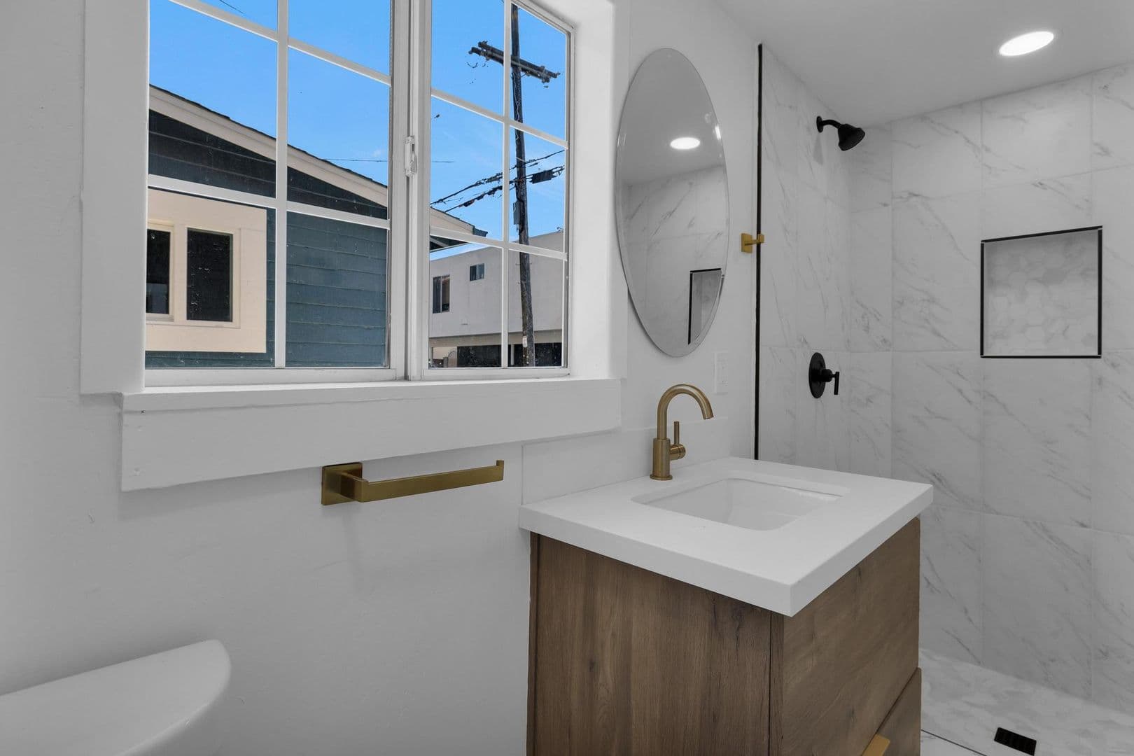 San Diego Apartment: 4554-58 North Avenue
