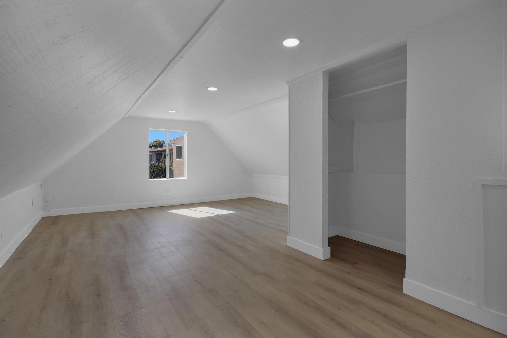 San Diego Apartment: 4554-58 North Avenue