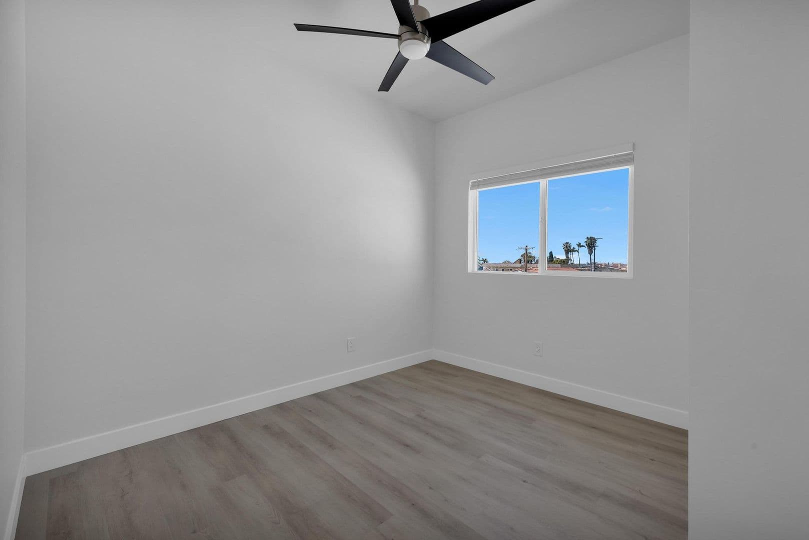 San Diego Apartment: 4554-58 North Avenue