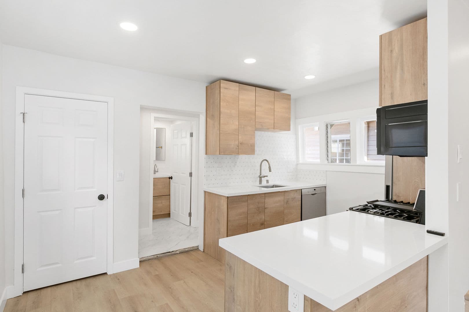 San Diego Apartment: 4554-58 North Avenue