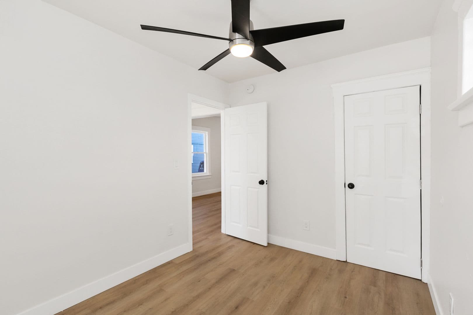 San Diego Apartment: 4554-58 North Avenue