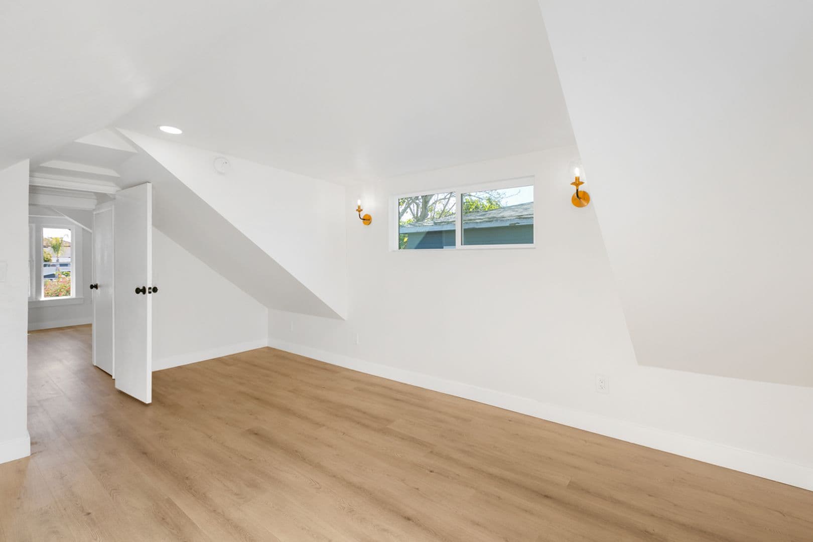 San Diego Apartment: 4554-58 North Avenue