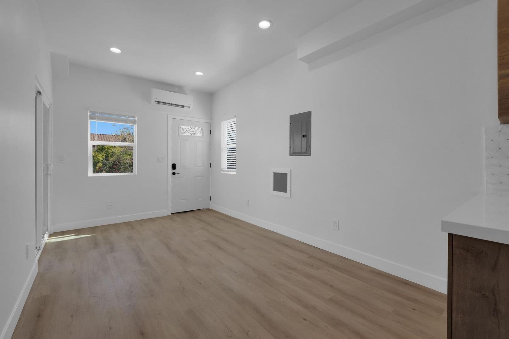 San Diego Apartment: 4554-58 North Avenue