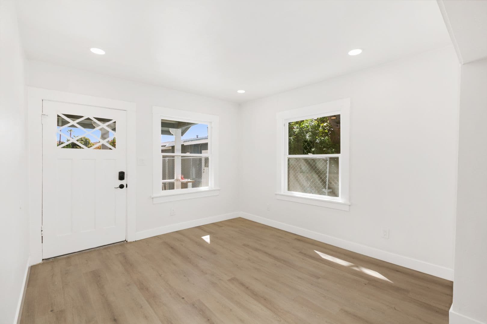 San Diego Apartment: 4554-58 North Avenue