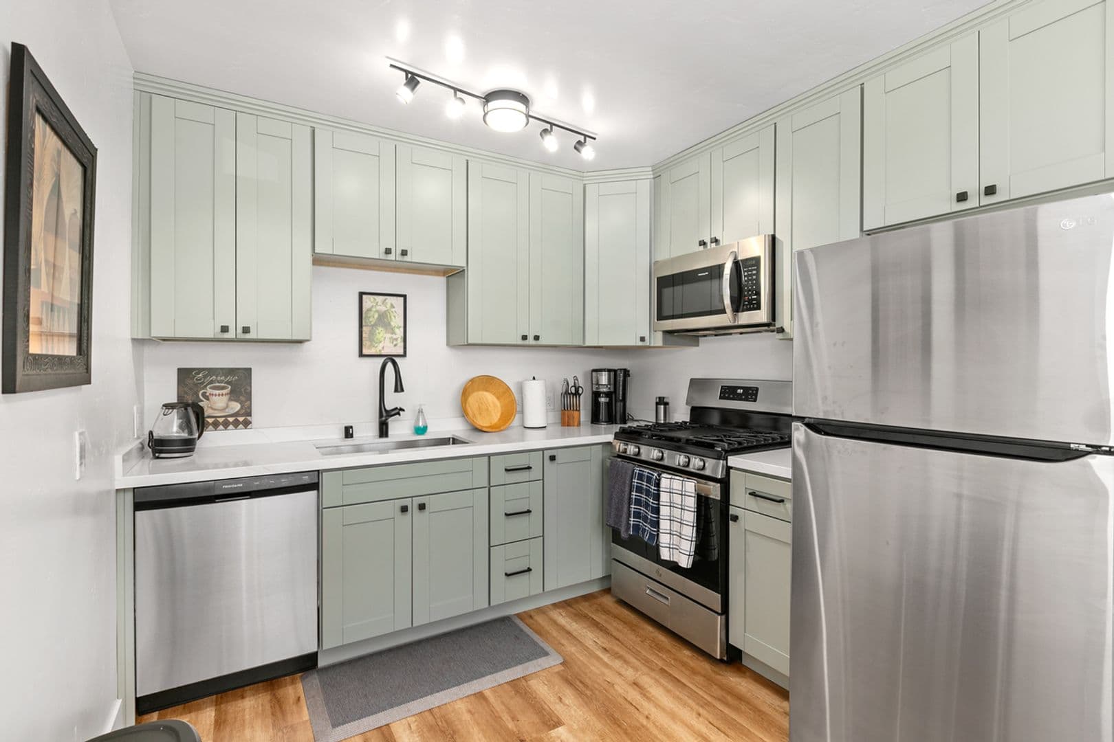 San Diego Apartment: 5066-68 Brighton Avenue