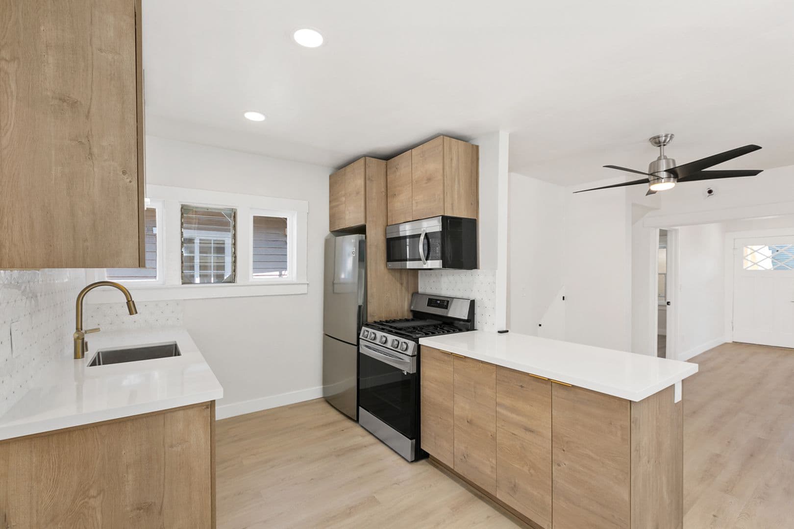 San Diego Apartment: 4554-58 North Avenue