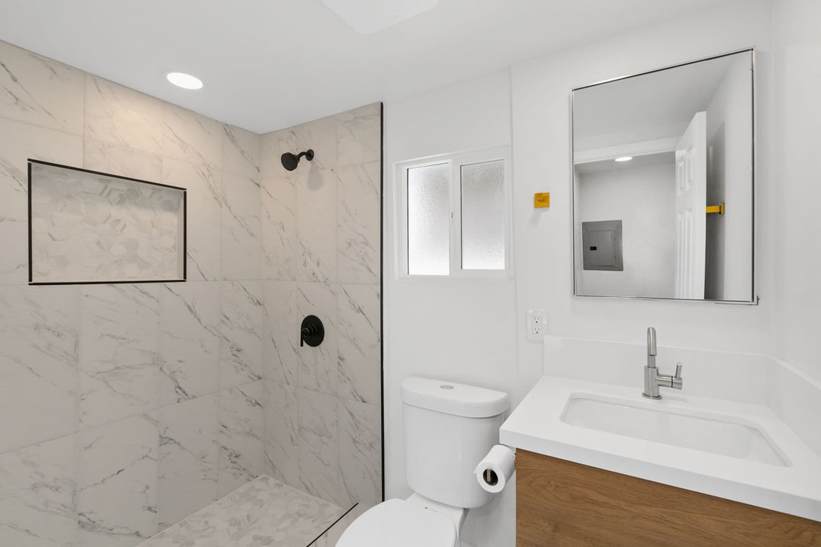 San Diego Apartment: 4554-58 North Avenue