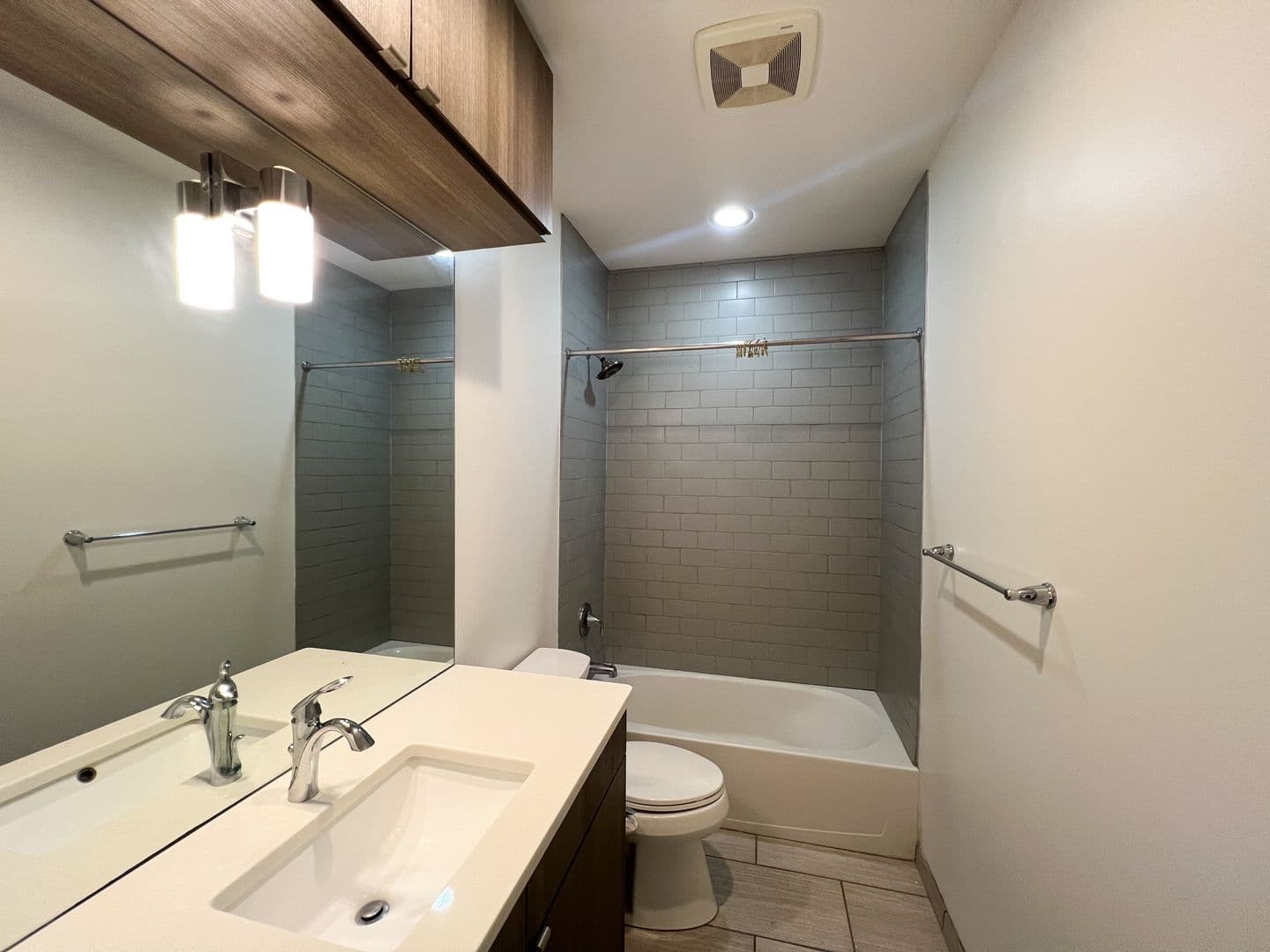Cincinnati Apartment: 1216 Broadway