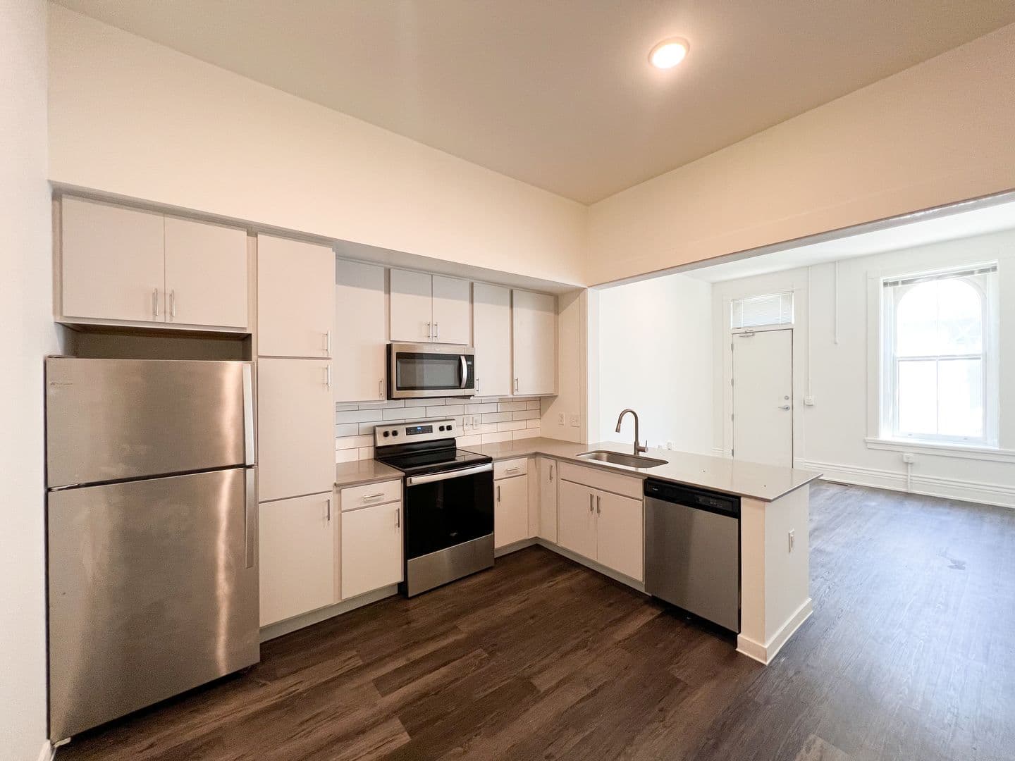 Cincinnati Apartment: 526 E 12th