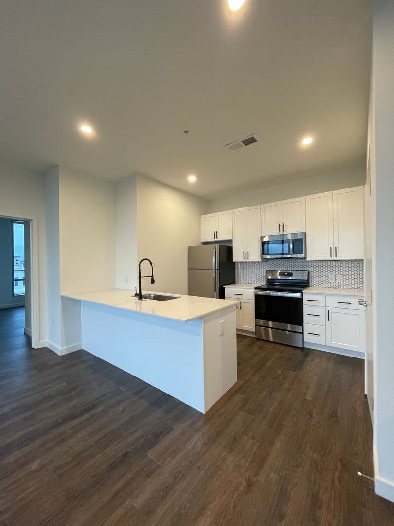 Covington Apartment: 103 E 3rd Street