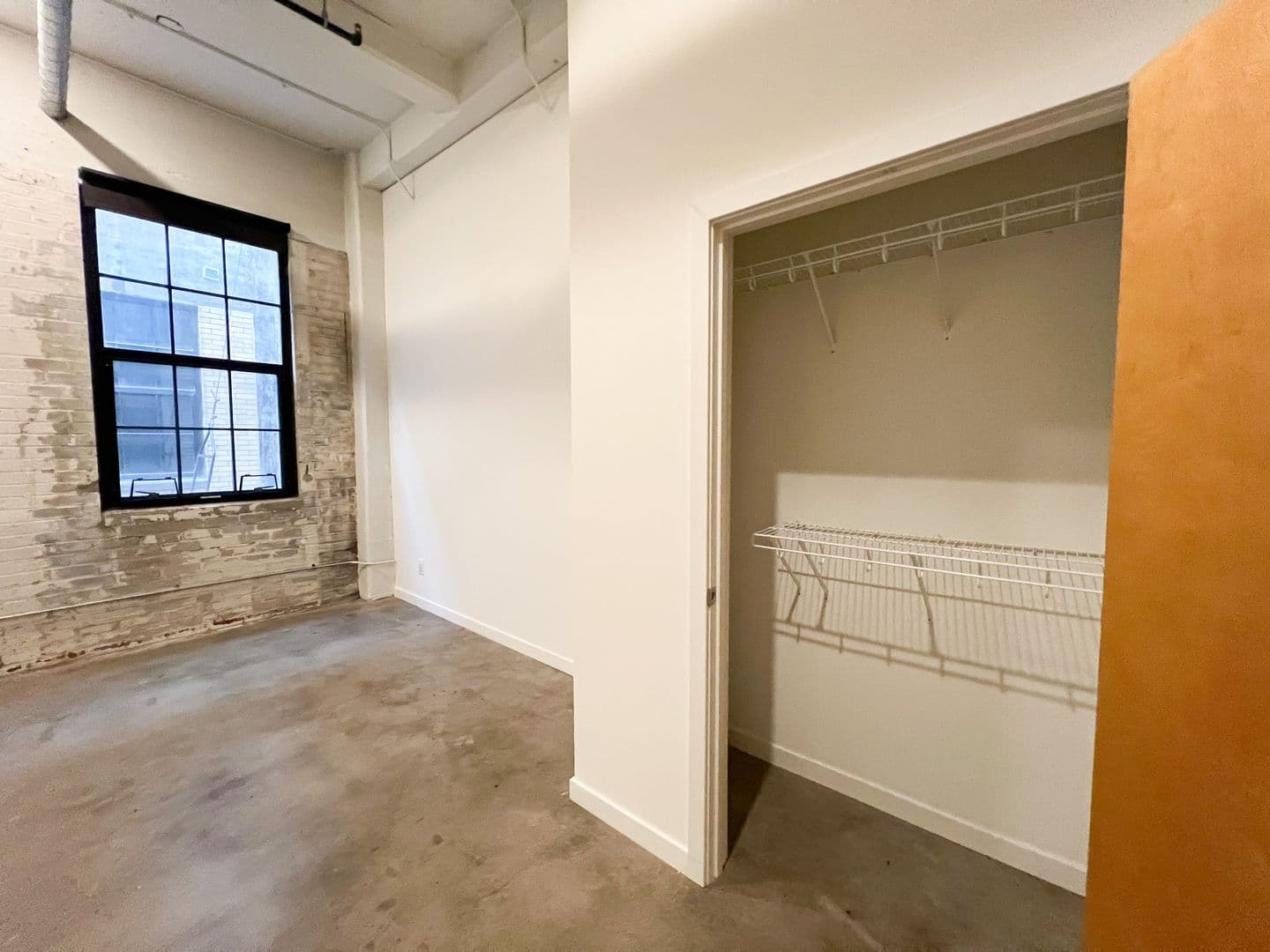 Cincinnati Apartment: 1632 Central Parkway