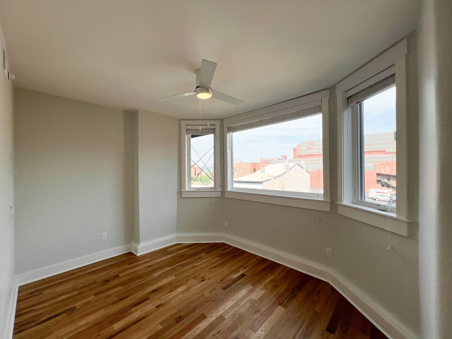 Cincinnati Apartment: 210-218 W 12th