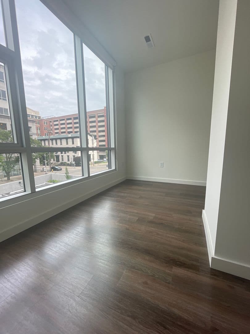 Covington Apartment: 103 E 3rd Street