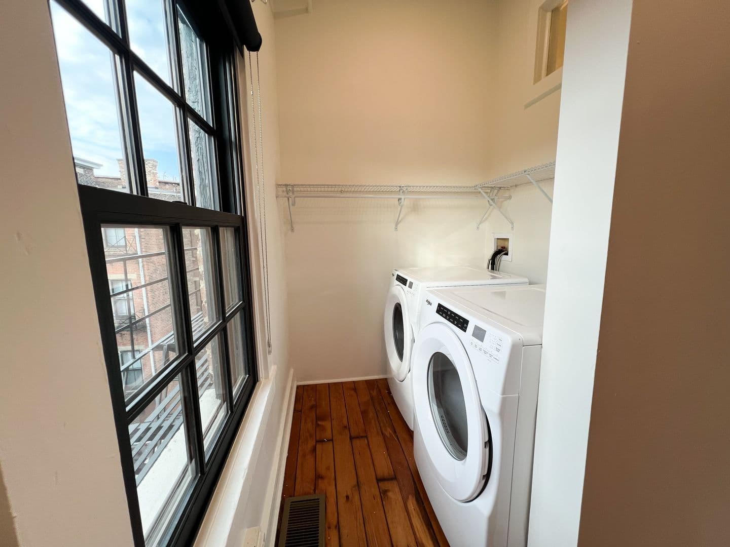 Cincinnati Apartment: 1443 Walnut St