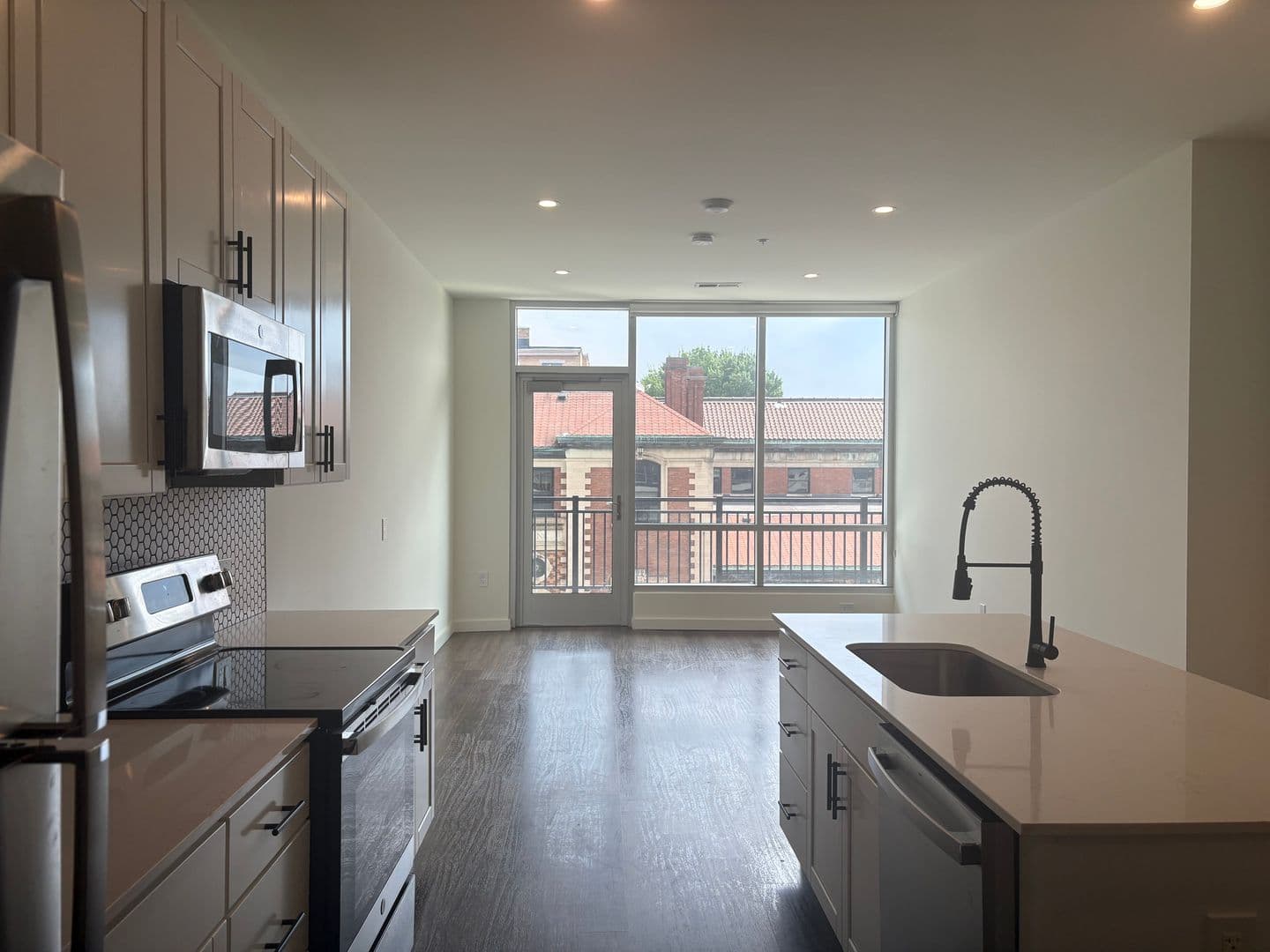 Covington Apartment: 103 E 3rd Street