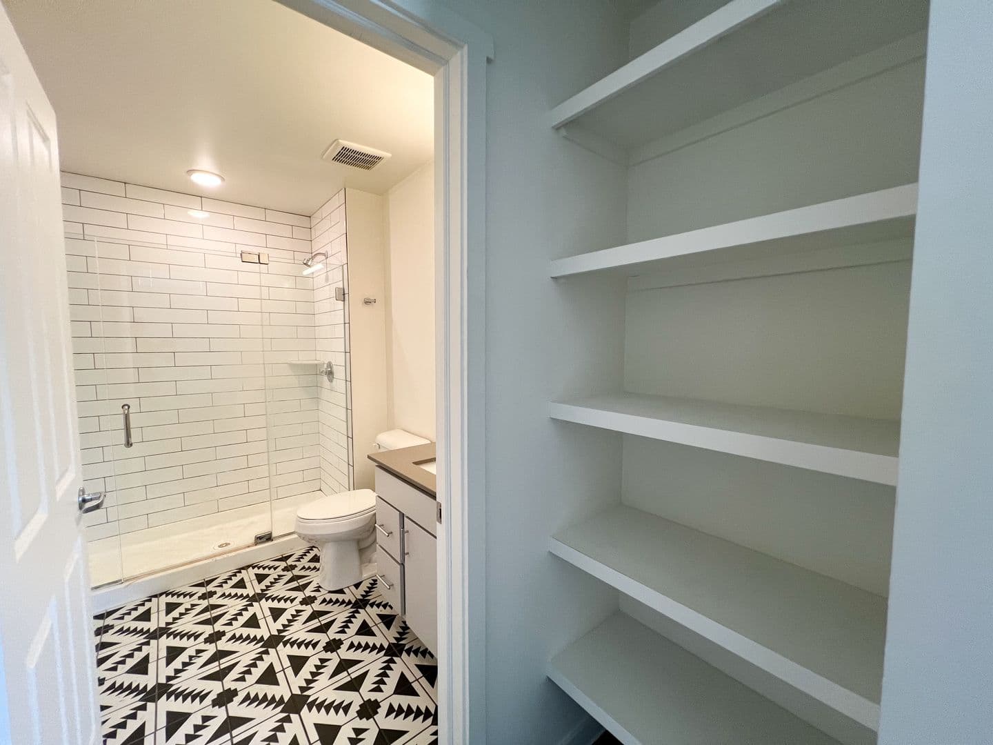 Cincinnati Apartment: 526 E 12th